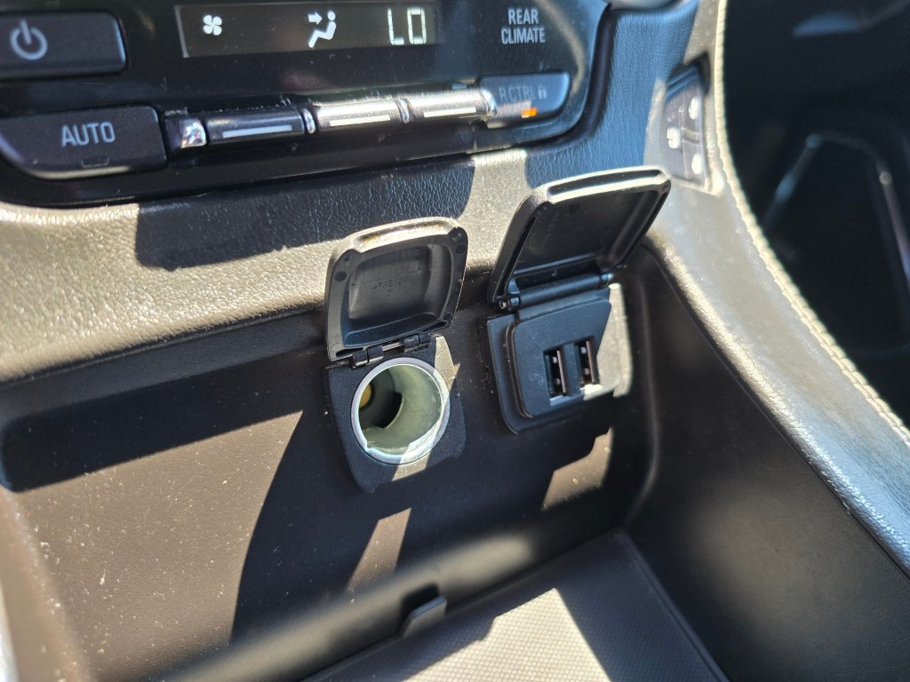 Used 2015 GMC Yukon SLT AWD/4WD image 14