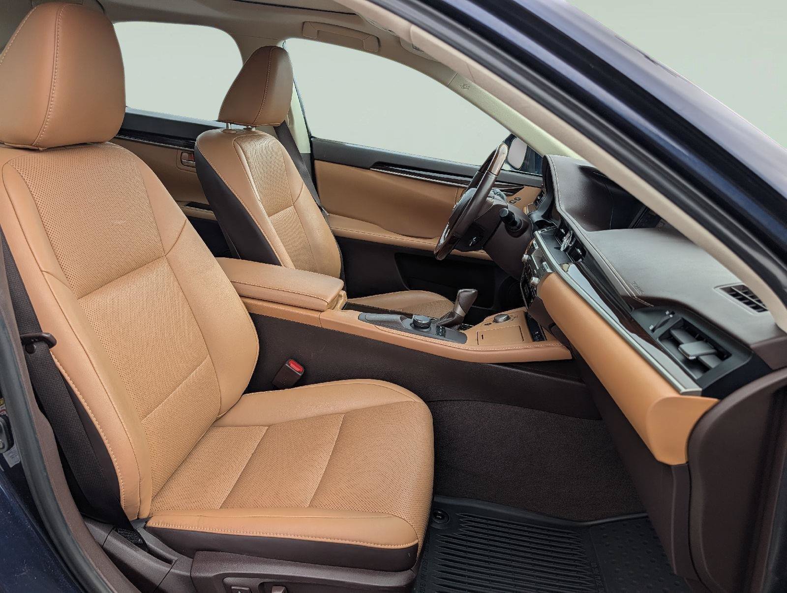 Used 2016 Lexus ES 350 w/ Premium Package w/Wood Trim FWD image 23