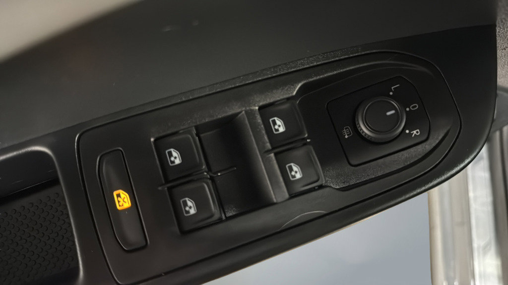 Used 2023 Volkswagen Taos SE image 15