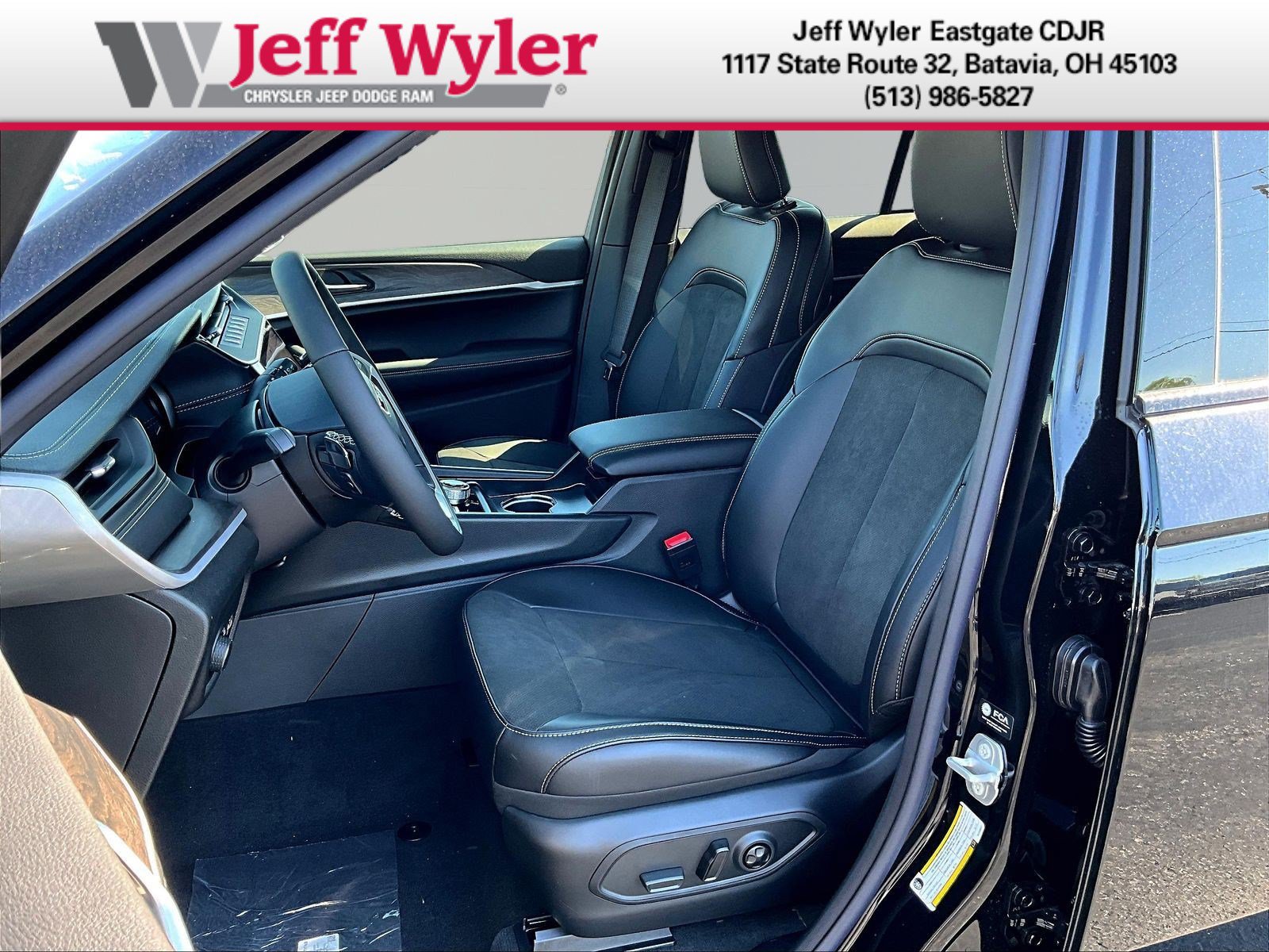 New 2026 Jeep Grand Cherokee Altitude AWD/4WD image 16