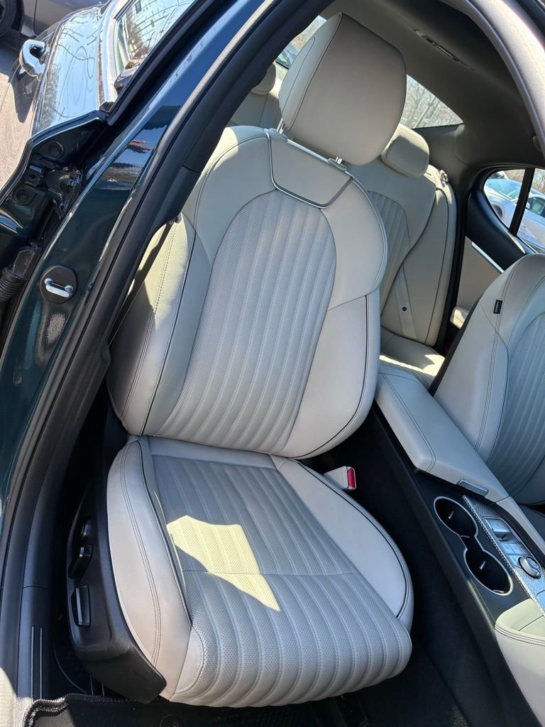 Used 2023 Genesis G70 3.3T w/ Sport Advanced Package image 18