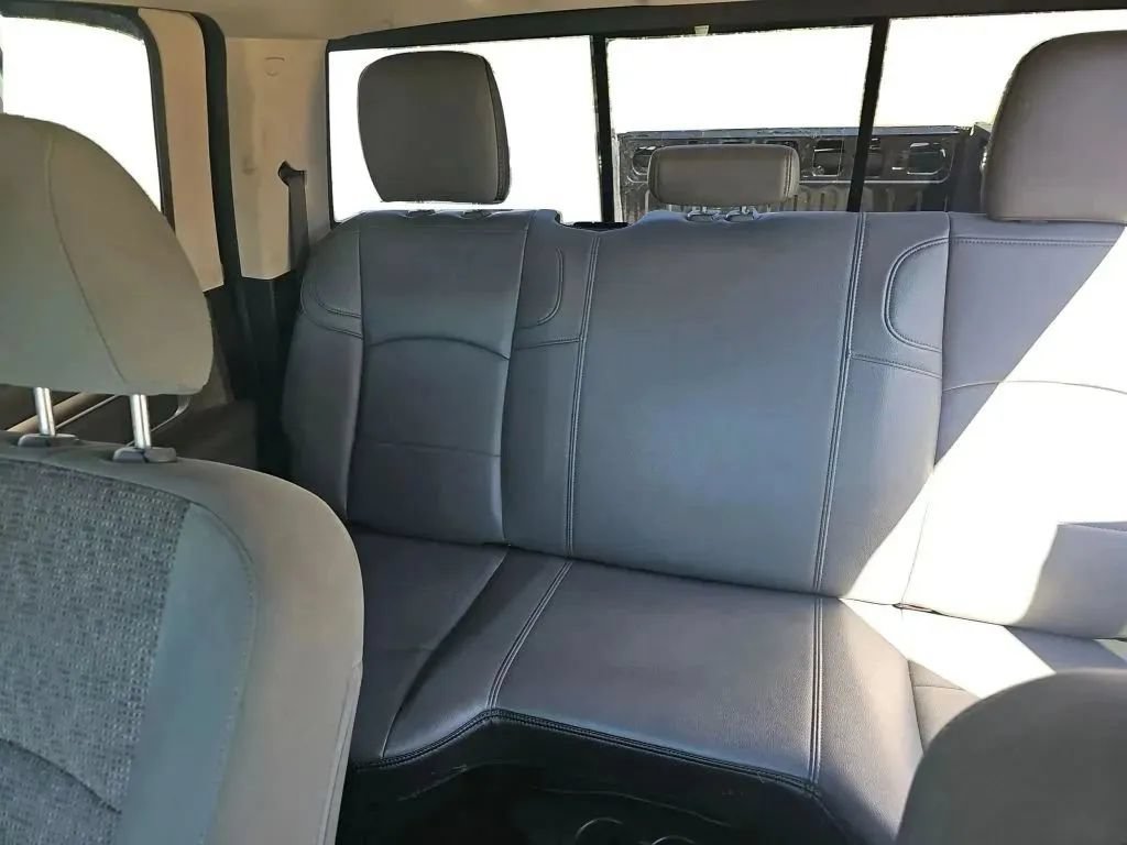 Used 2018 RAM 3500 SLT w/ Luxury Group AWD/4WD image 8