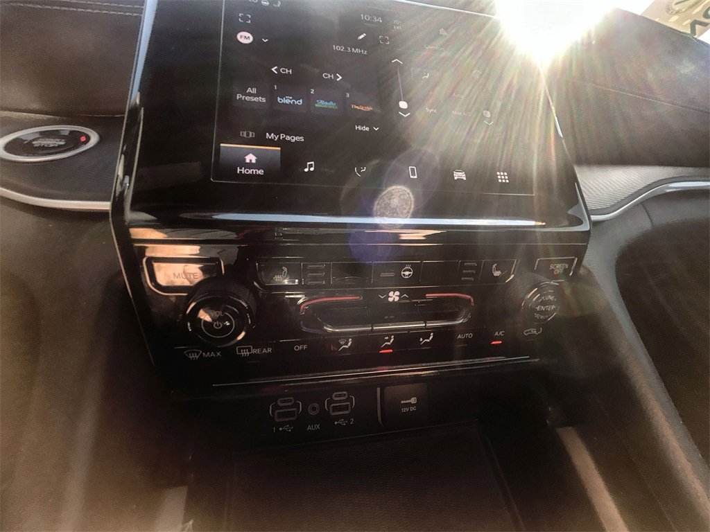 Used 2025 Jeep Grand Cherokee L Laredo image 19