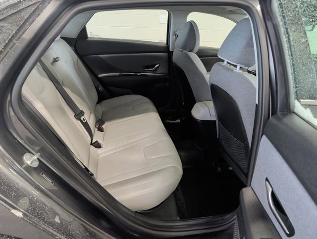 Used 2023 Hyundai Elantra Limited image 34