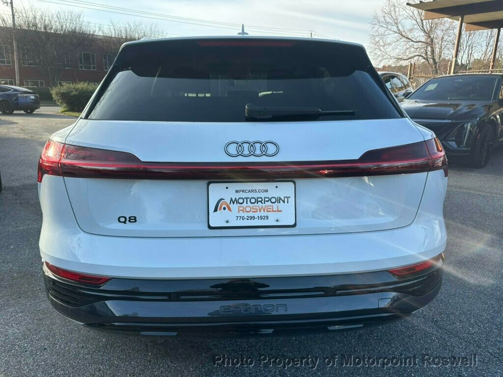 Used 2024 Audi Q8 e-tron Premium Plus AWD/4WD image 5