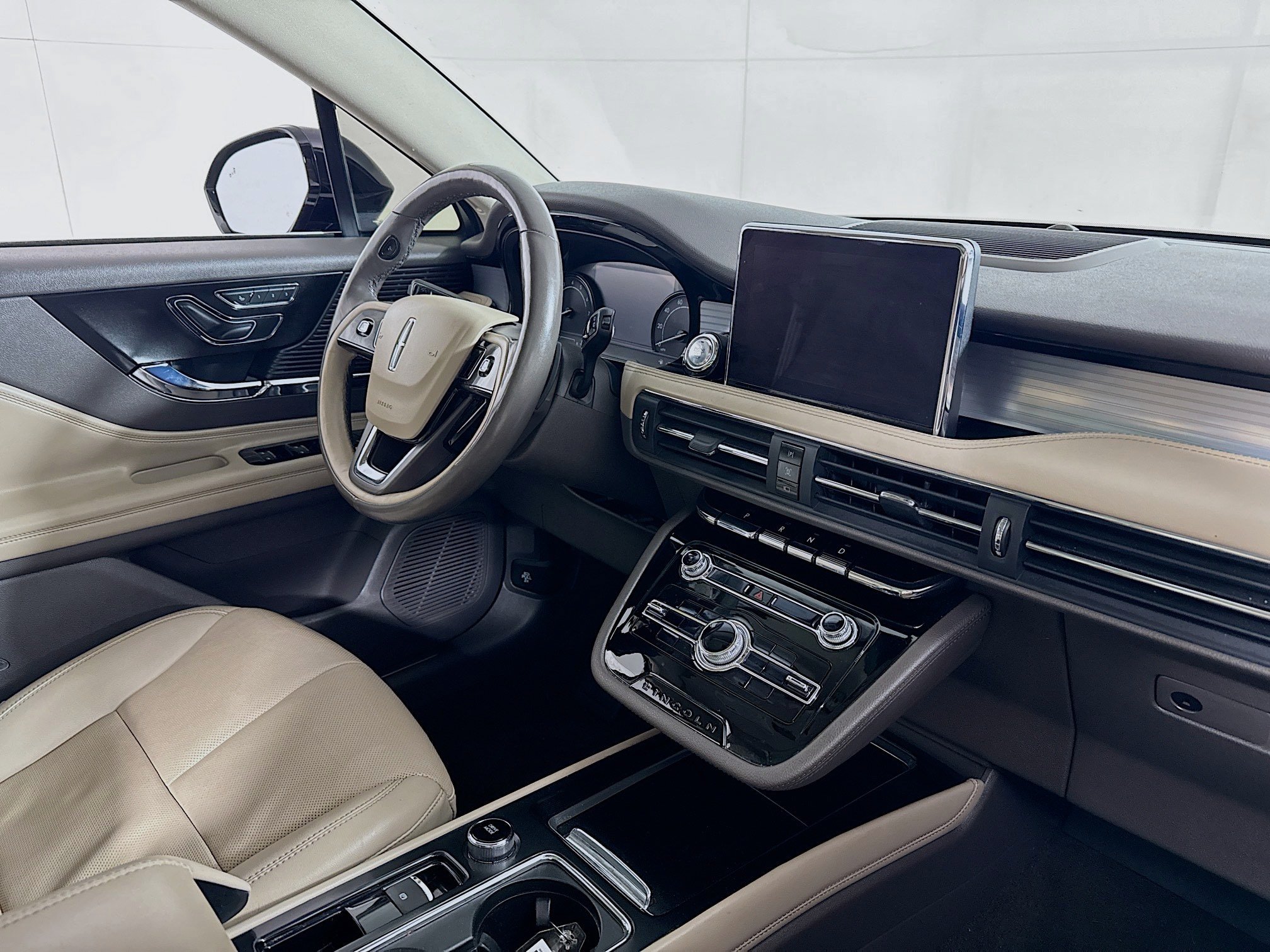 Used 2022 Lincoln Corsair AWD w/ Premium Package image 29