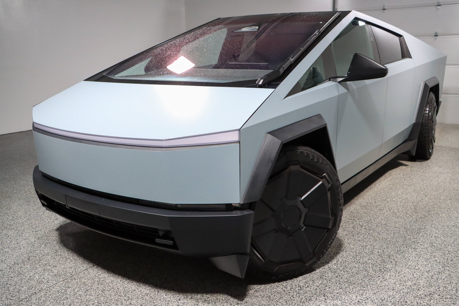 Used 2024 Tesla Cybertruck Cyberbeast AWD/4WD image 27