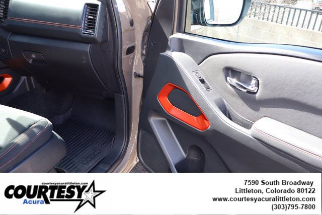 Used 2024 Nissan Frontier PRO-4X w/ Technology Package image 33