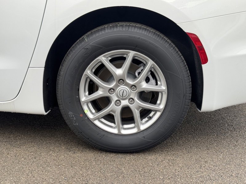 New 2026 Chrysler Pacifica Select image 38