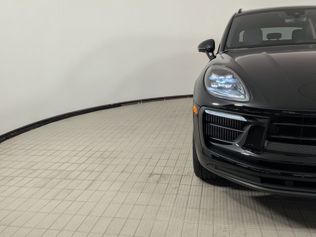 Certified 2025 Porsche Macan S AWD/4WD image 12