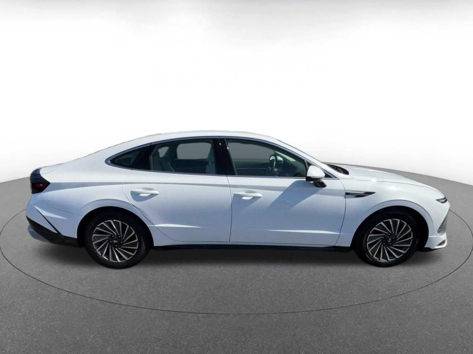Used 2025 Hyundai Sonata SEL FWD image 15