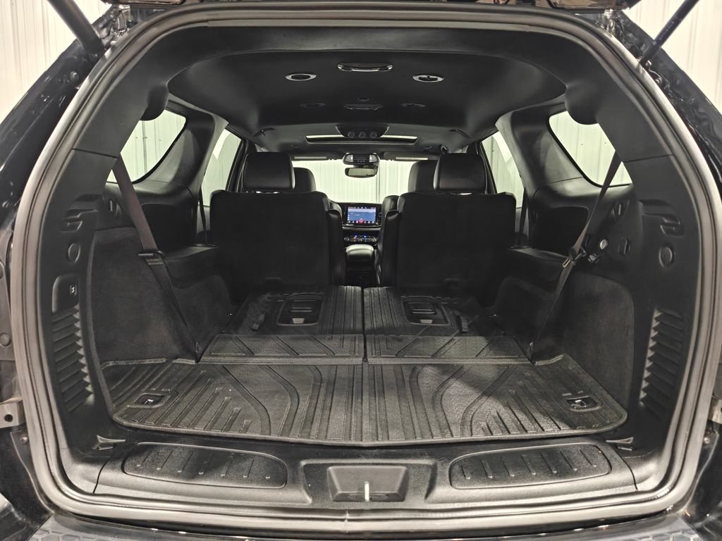 Used 2024 Dodge Durango R/T w/ Tow 'N Go Package AWD/4WD image 37