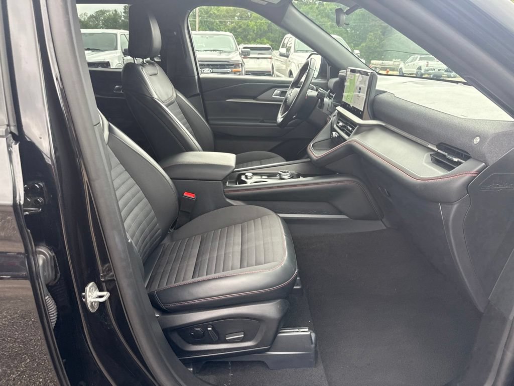 Used 2025 Ford Explorer ST-Line w/ ST-Line Street Pack AWD/4WD image 9