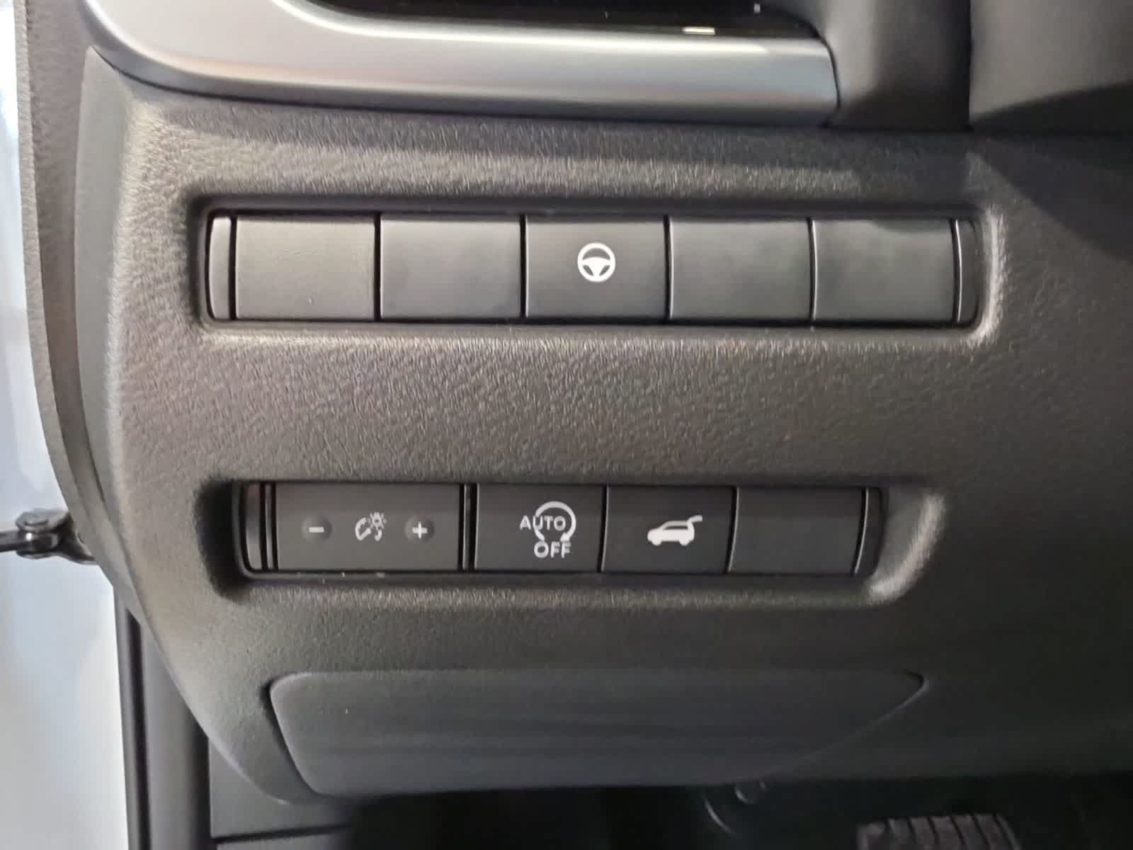 Used 2026 Nissan Rogue SL AWD/4WD image 17