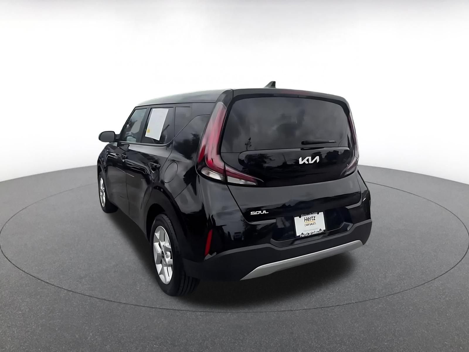 Used 2025 Kia Soul LX w/ LX Technology Package FWD image 11