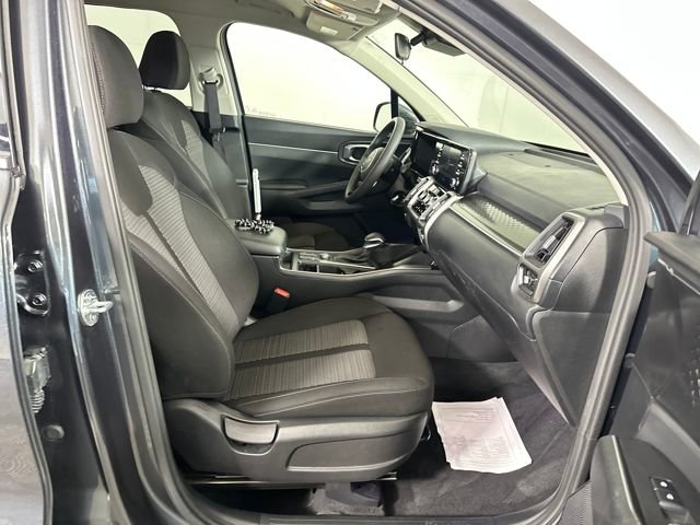 Used 2022 Kia Sorento LX image 28