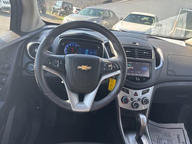 Used 2016 Chevrolet Trax LT w/ LT Sun and Sound Package image 14