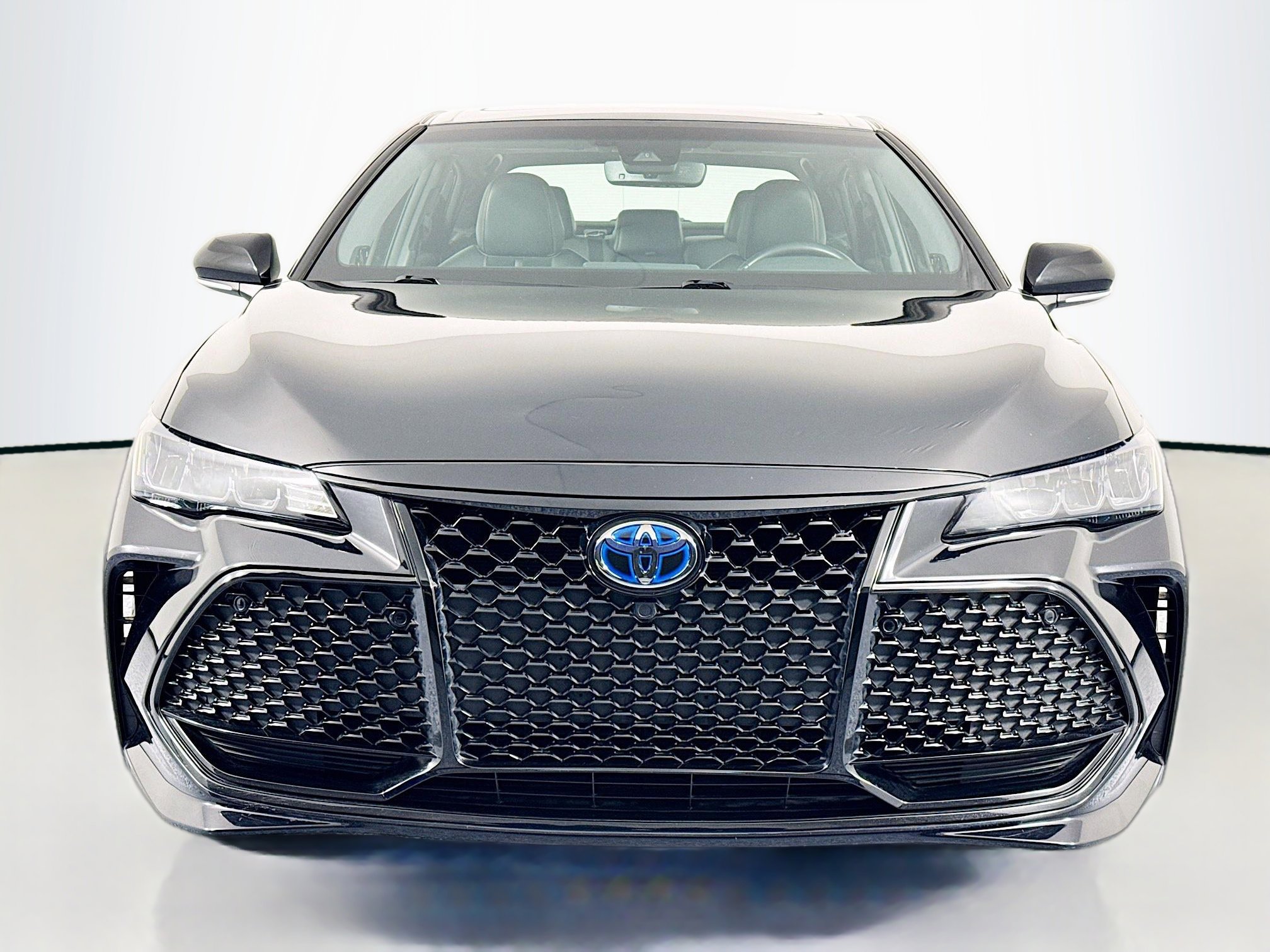 Used 2019 Toyota Avalon XSE video 2