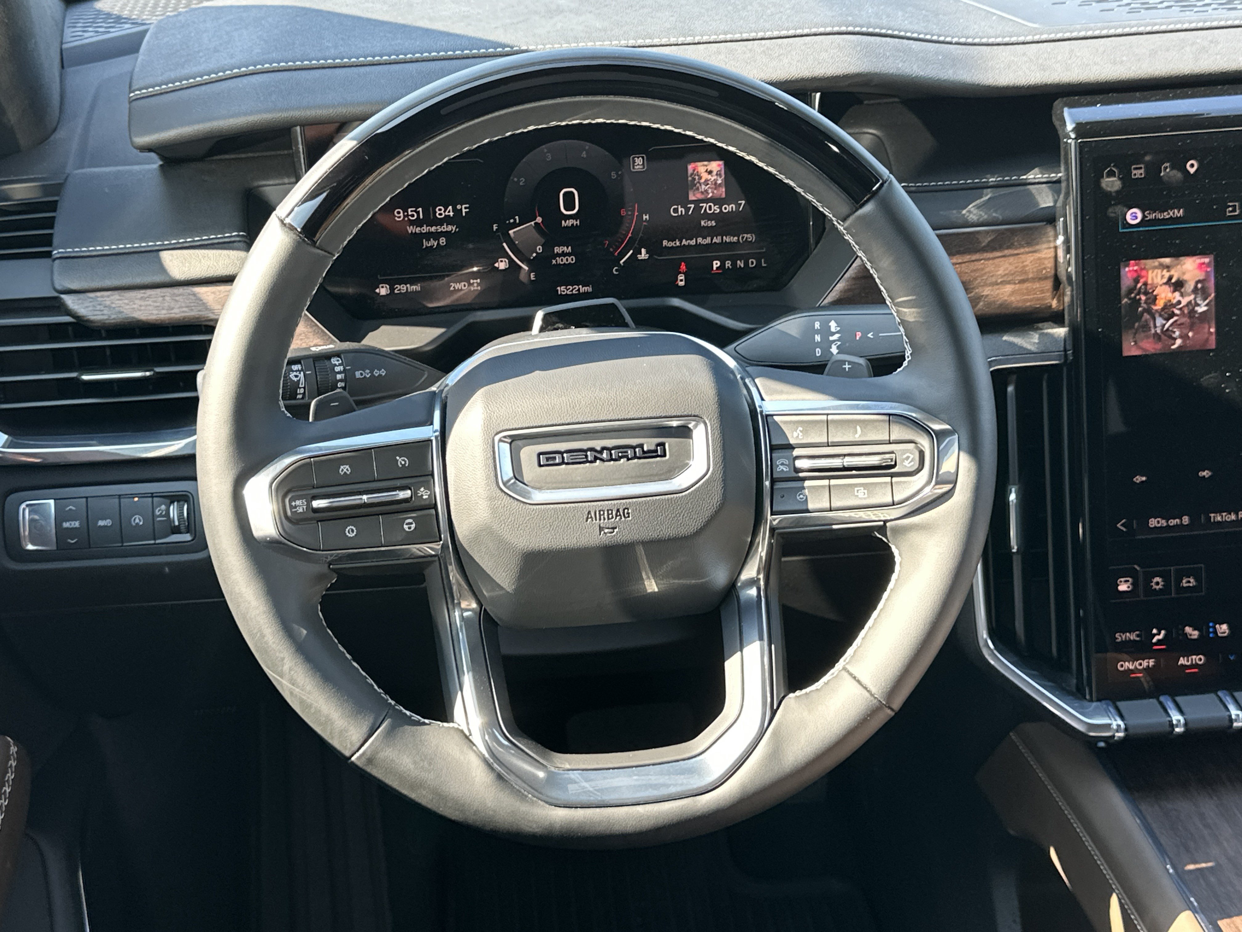 Certified 2026 GMC Acadia Denali Ultimate w/ LPO, All-Weather Package AWD/4WD image 26