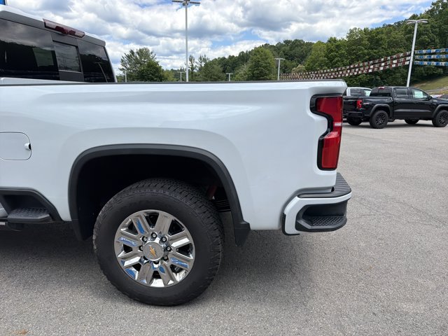 Used 2026 Chevrolet Silverado 2500 High Country w/ High Country Premium Package AWD/4WD image 7