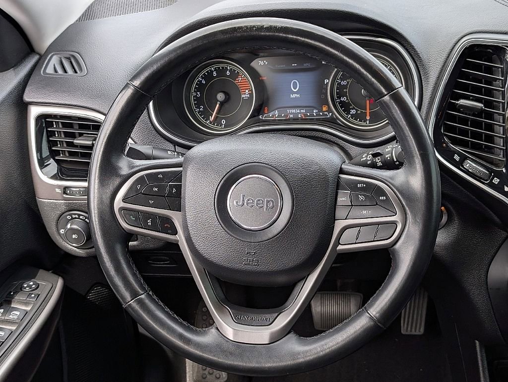 Used 2019 Jeep Cherokee Limited AWD/4WD image 24
