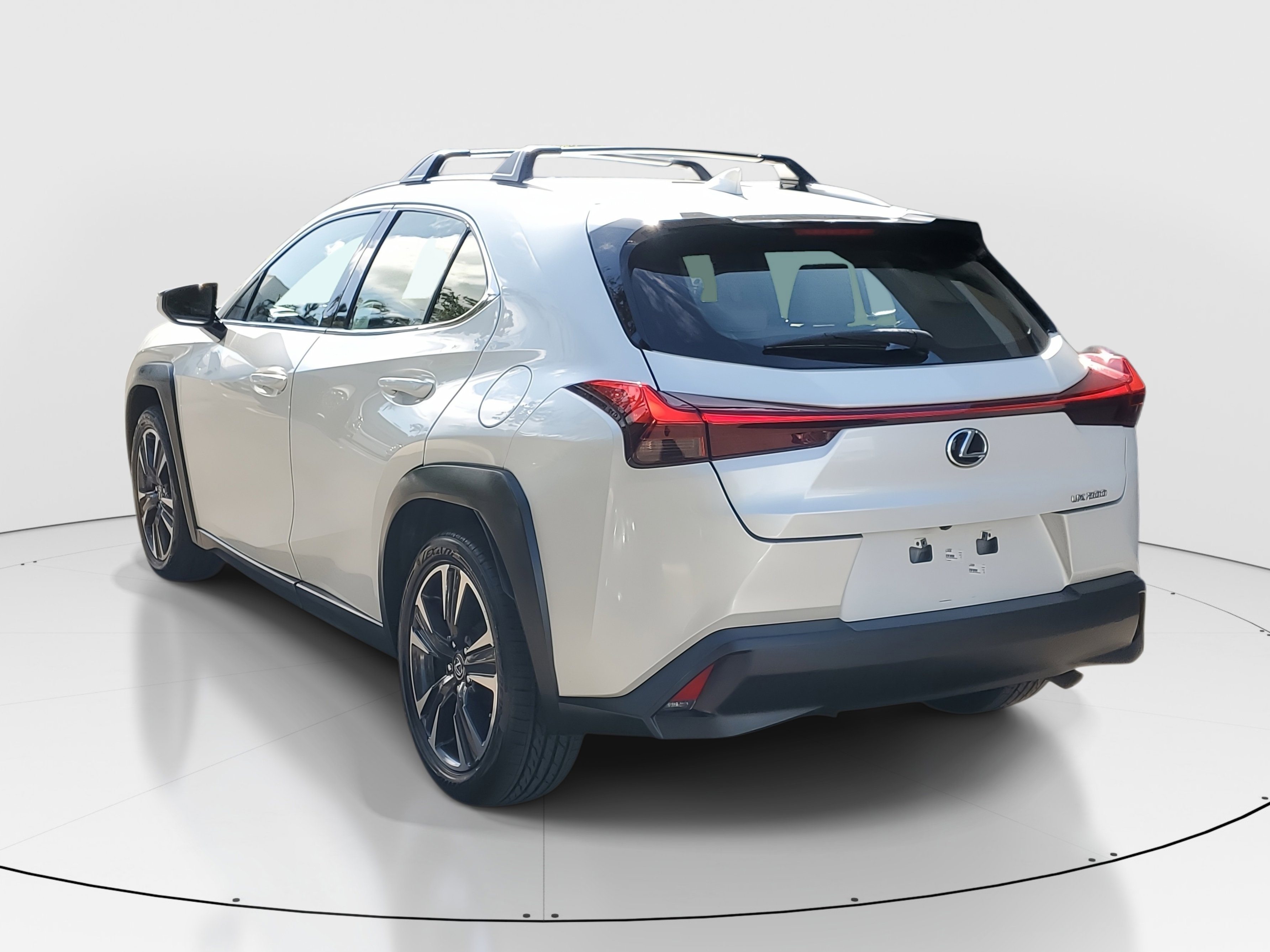Certified 2022 Lexus UX 200 image 5