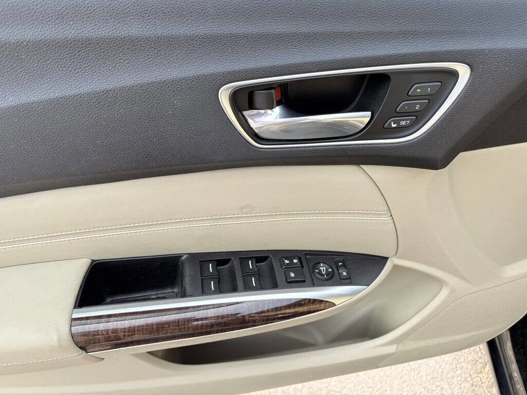 Used 2018 Acura TLX image 8