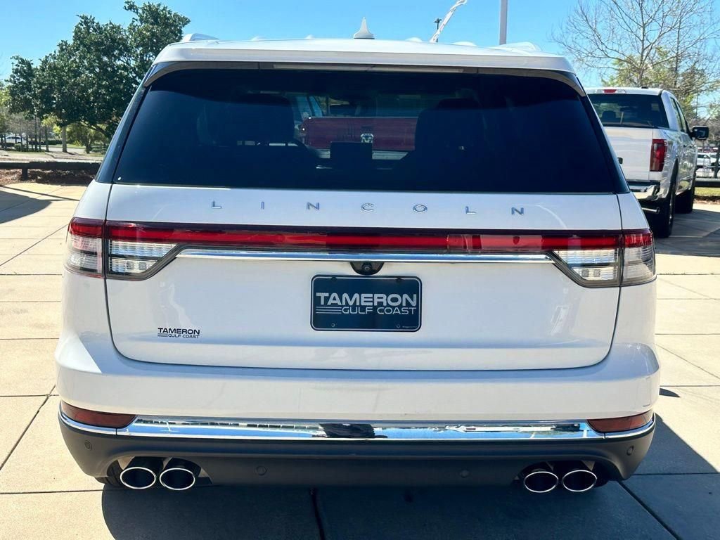 Used 2023 Lincoln Aviator Reserve image 3
