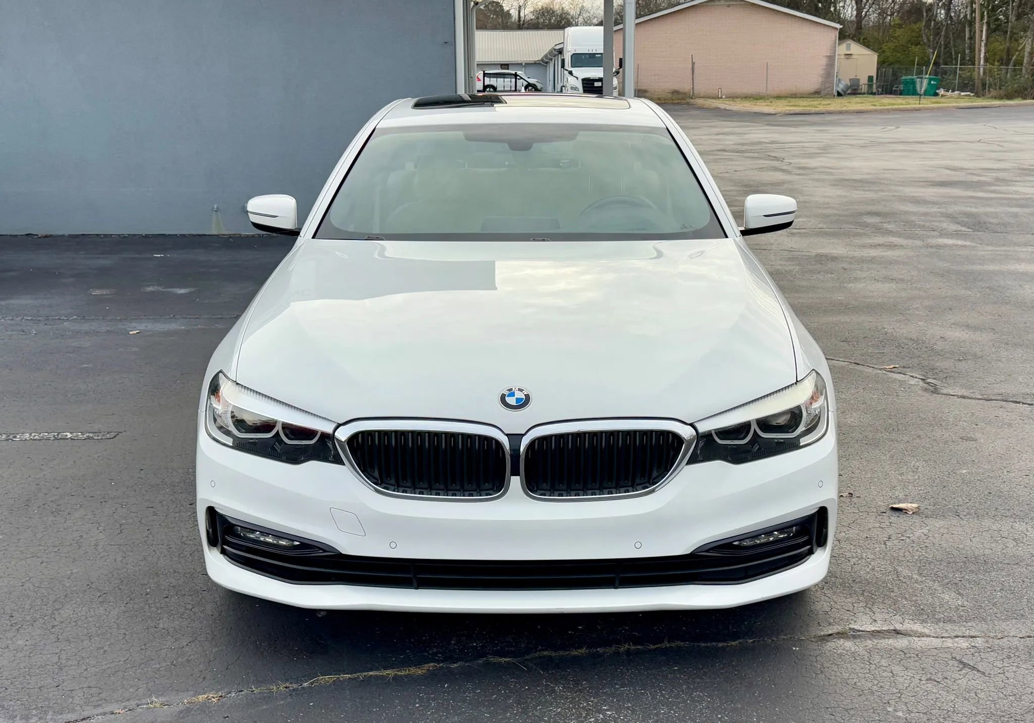 Used 2017 BMW 530i image 2