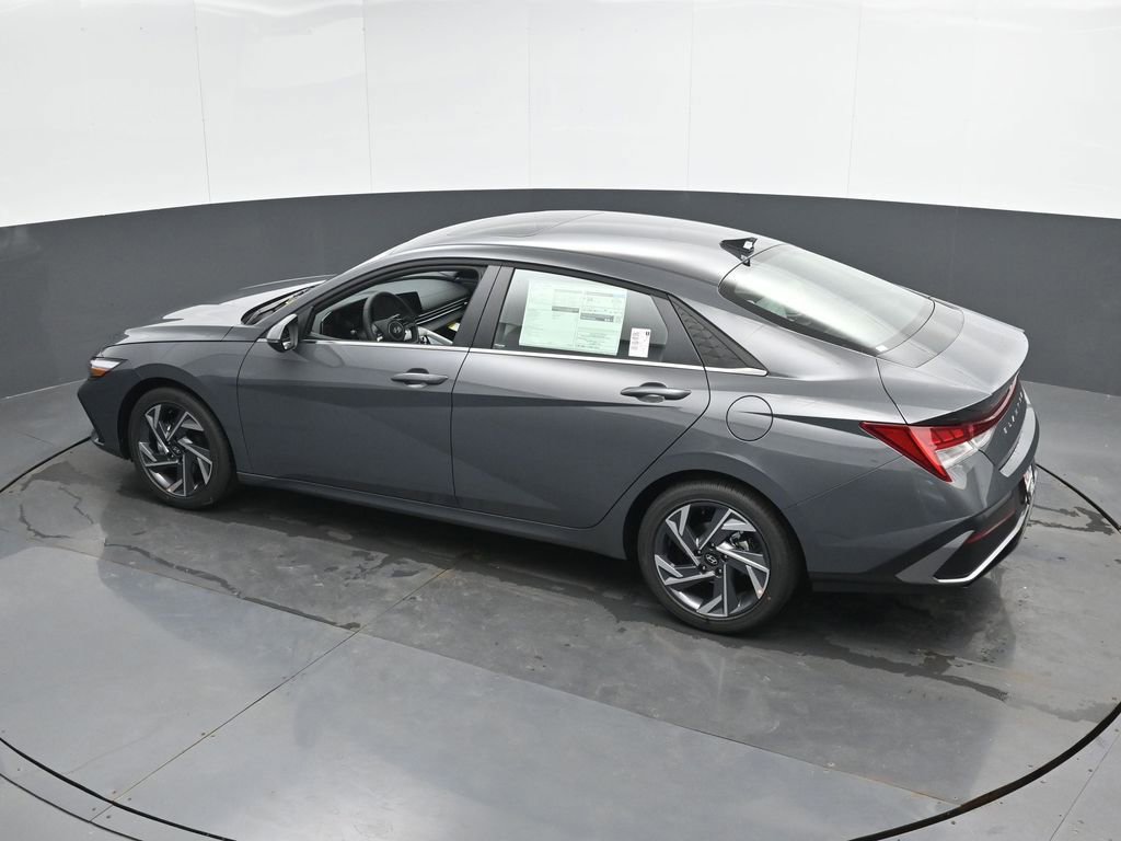 Certified 2025 Hyundai Elantra Limited image 45