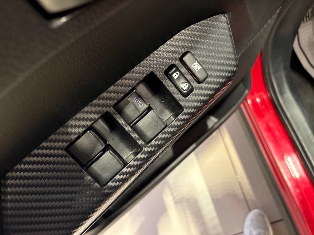 Used 2015 Toyota RAV4 LE AWD/4WD image 34