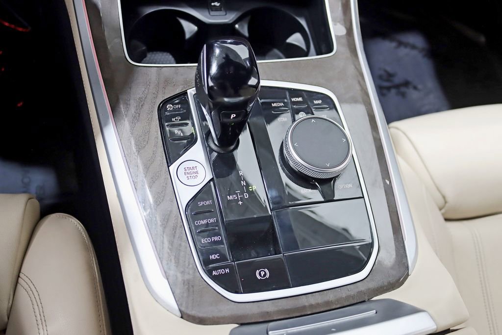 Used 2022 BMW X5 xDrive40i w/ M Sport Package AWD/4WD image 25