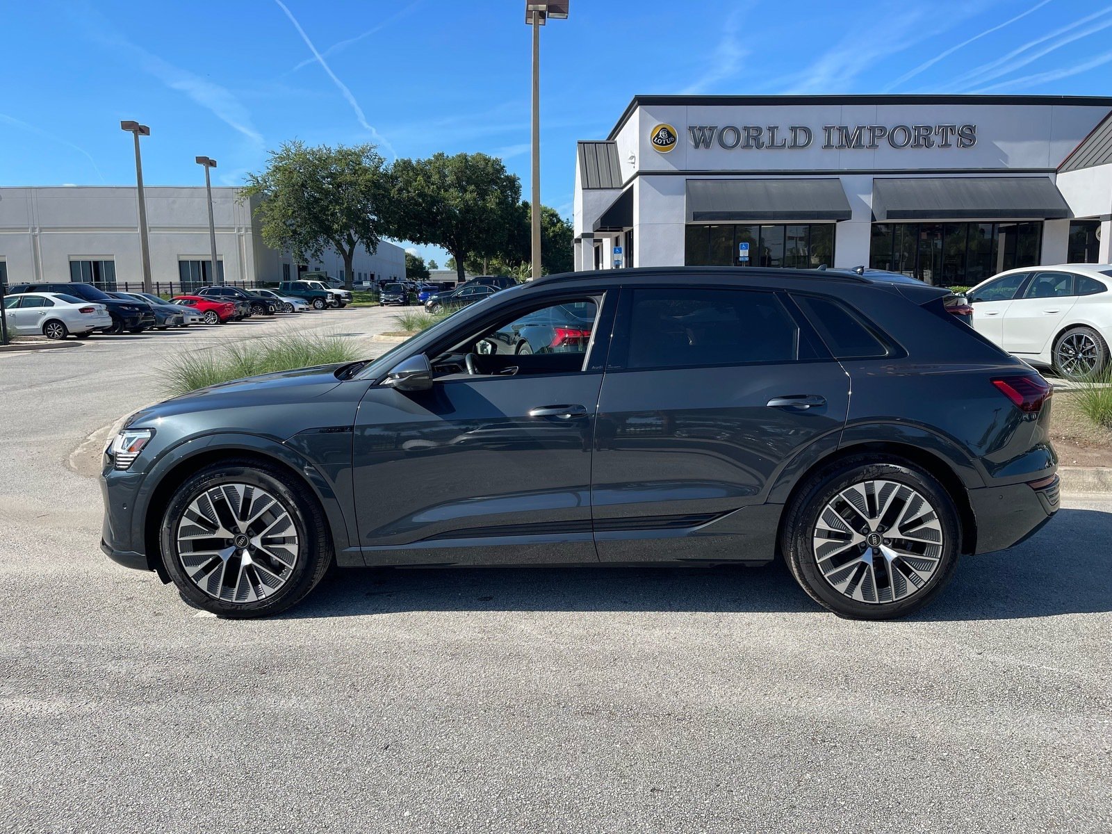 Used 2024 Audi Q8 e-tron Premium Plus w/ Premium Plus Package AWD/4WD image 51