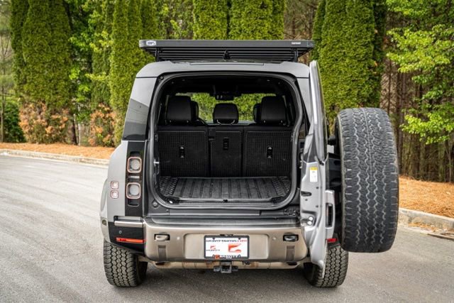 Used 2021 Land Rover Defender 110 X image 25