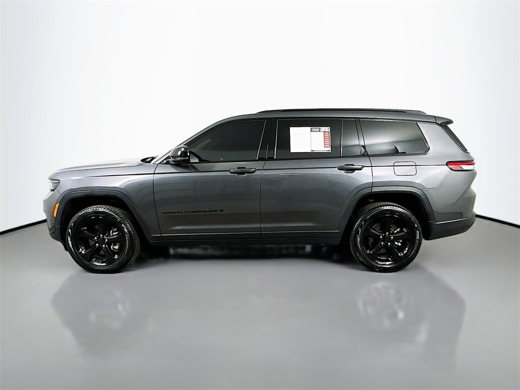 Used 2025 Jeep Grand Cherokee L Limited w/ Black Appearance Package image 5