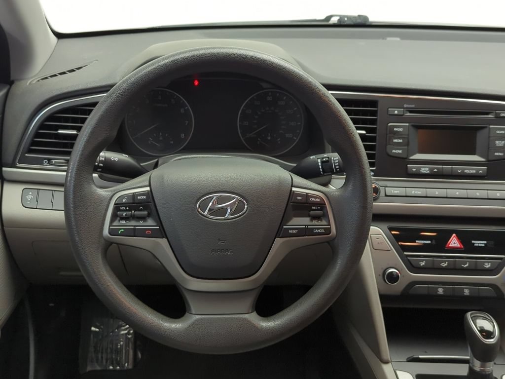 Used 2018 Hyundai Elantra SE FWD image 19
