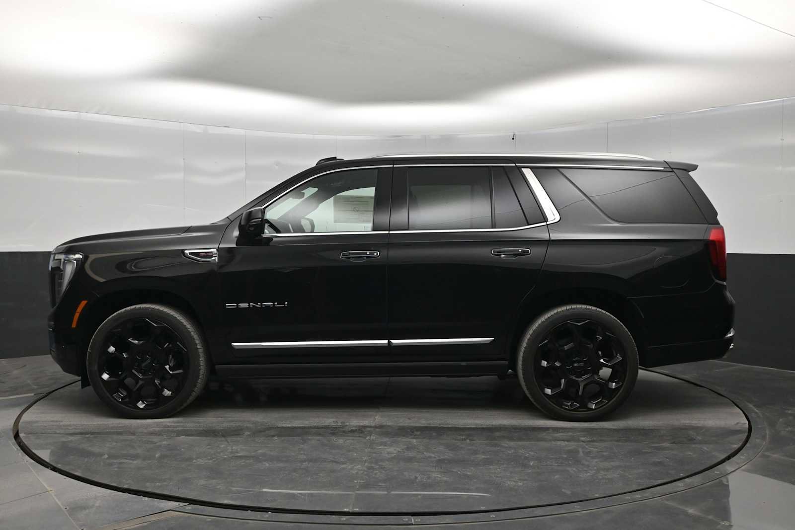 New 2027 GMC Yukon Denali w/ Denali Reserve Package AWD/4WD image 5