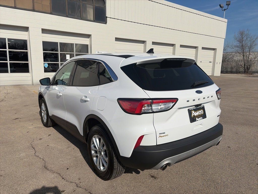 Used 2022 Ford Escape SE image 3