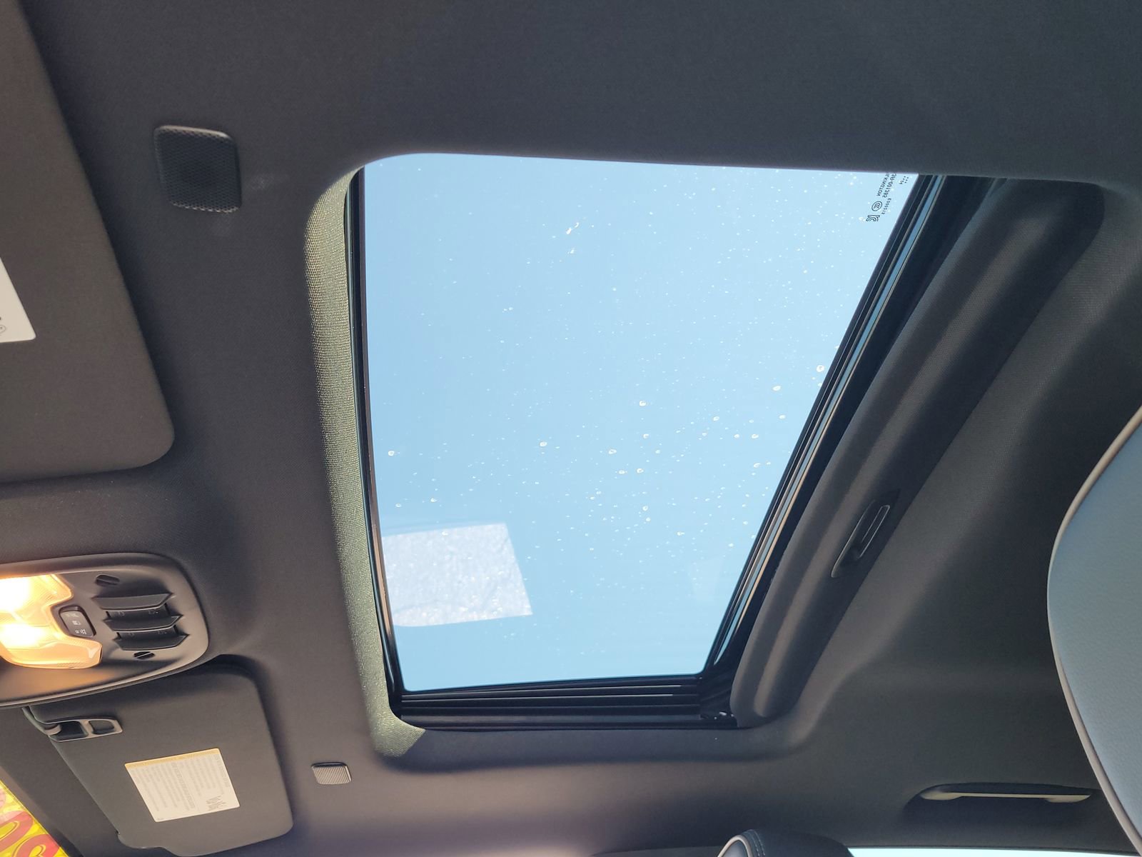 Used 2024 GMC Canyon Denali image 14