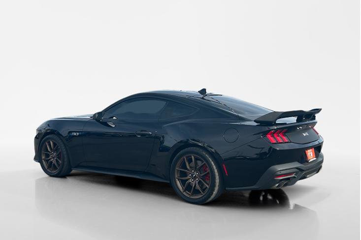 Used 2024 Ford Mustang GT Premium image 3