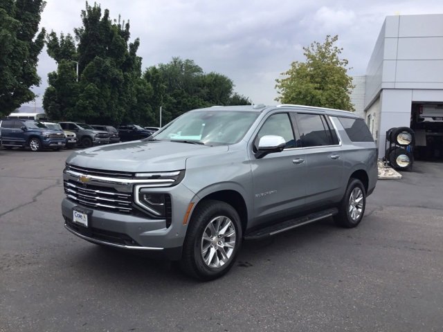 New 2025 Chevrolet Suburban Premier image 8
