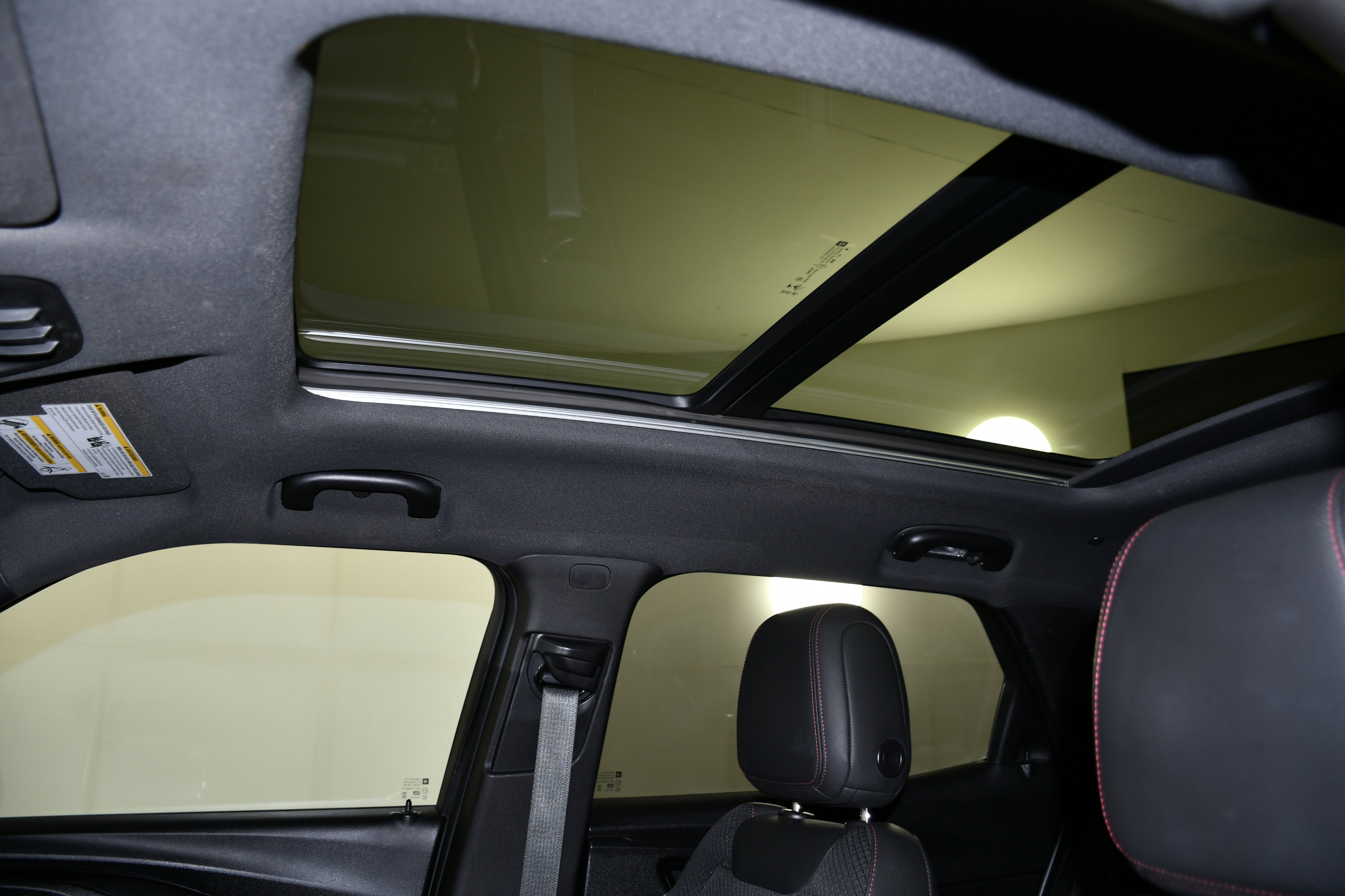 Used 2021 Chevrolet TrailBlazer RS w/ Sun and Liftgate Package image 39