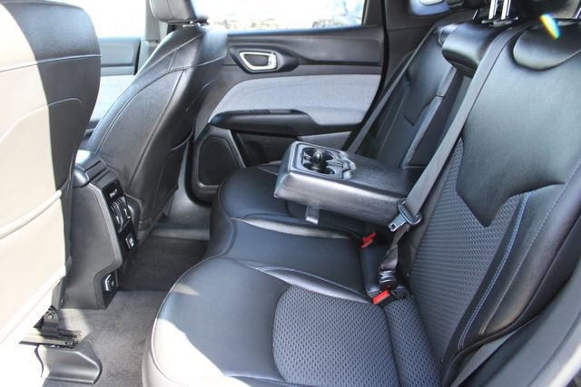 Used 2025 Jeep Compass Latitude image 37