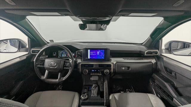 Used 2025 Toyota Tacoma SR5 AWD/4WD image 26
