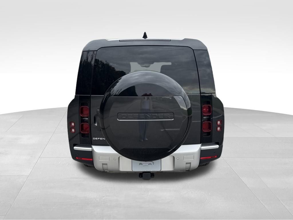 New 2024 Land Rover Defender 130 S image 9