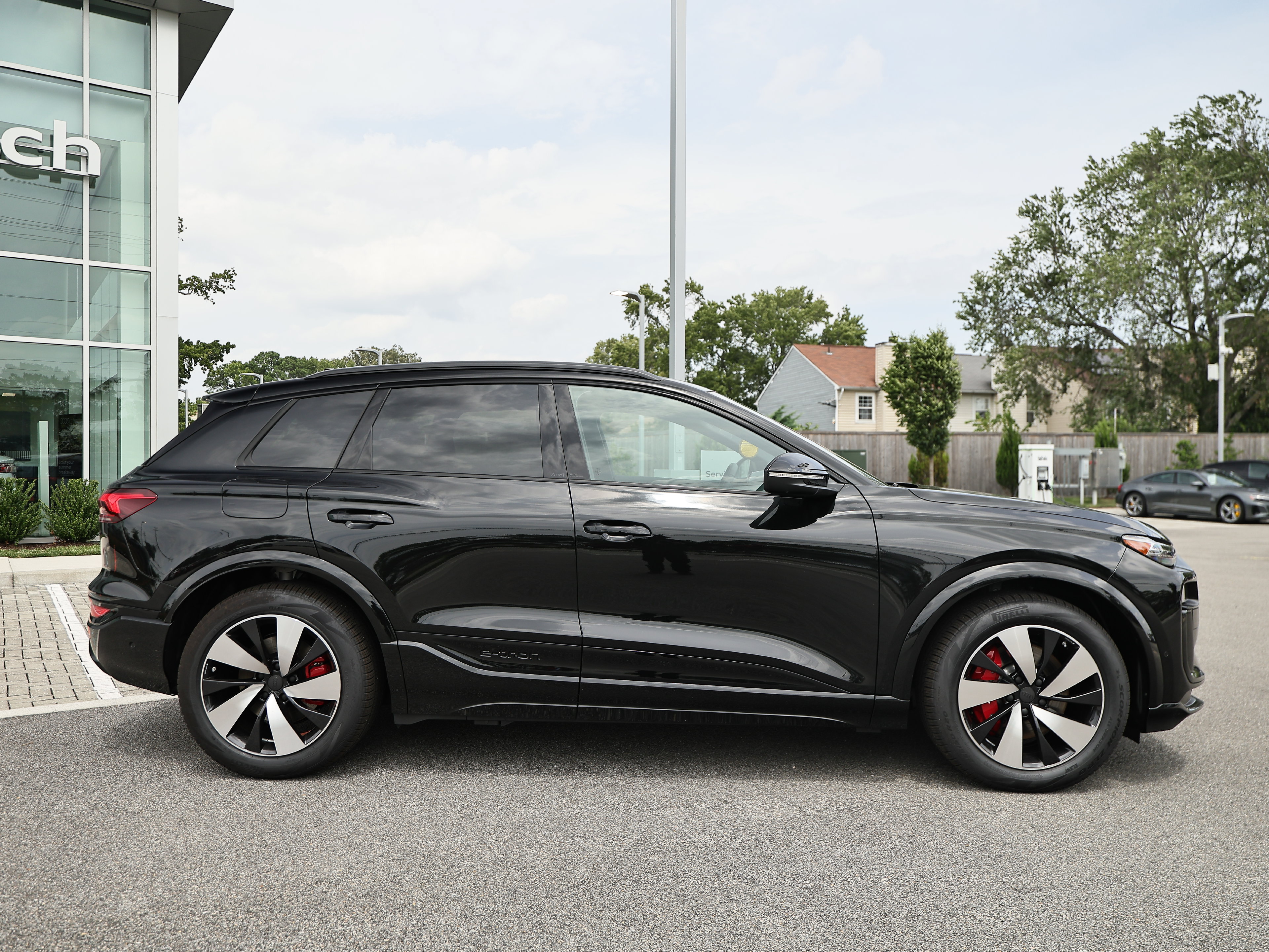 New 2027 Audi SQ6 e-tron Premium Plus AWD/4WD image 4