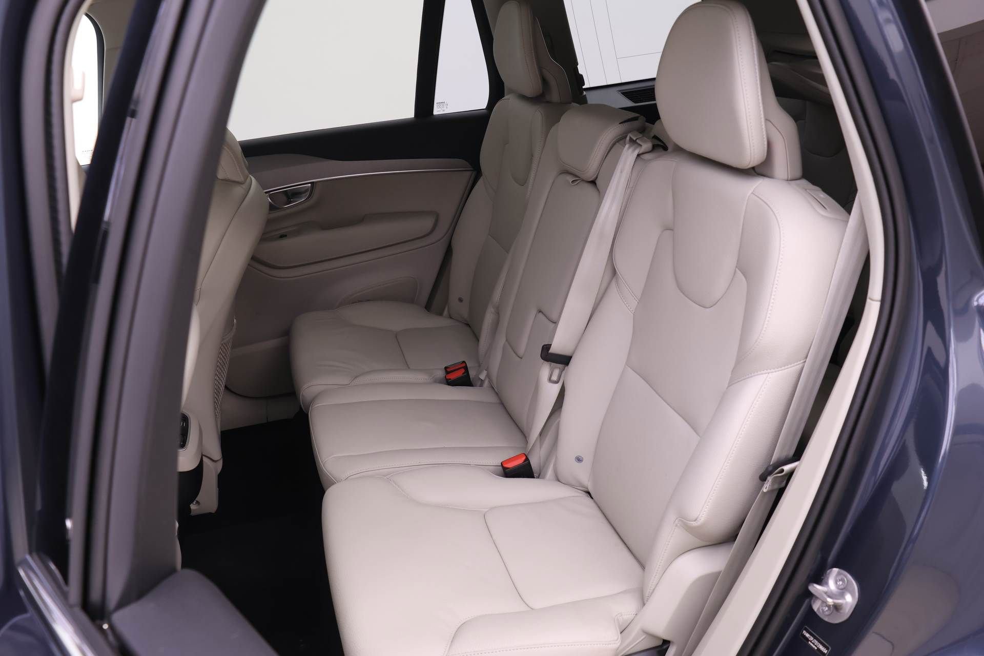 Certified 2025 Volvo XC90 B5 Core image 13