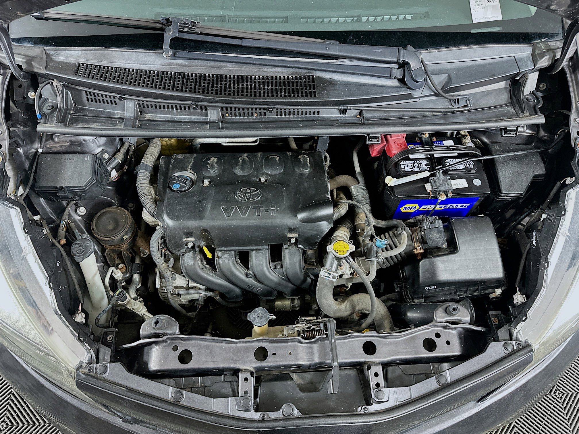 Used 2013 Toyota Yaris LE image 29