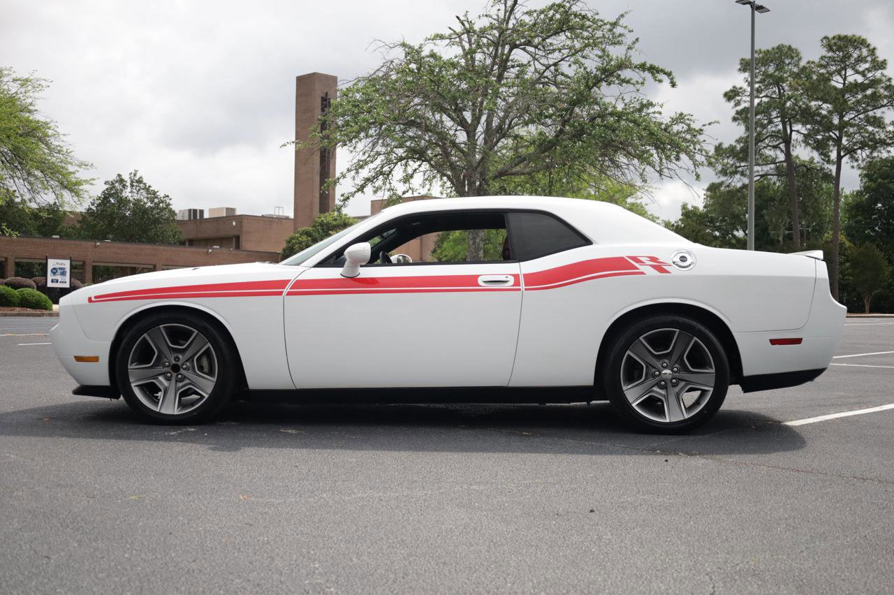 Used 2013 Dodge Challenger R/T RWD image 2