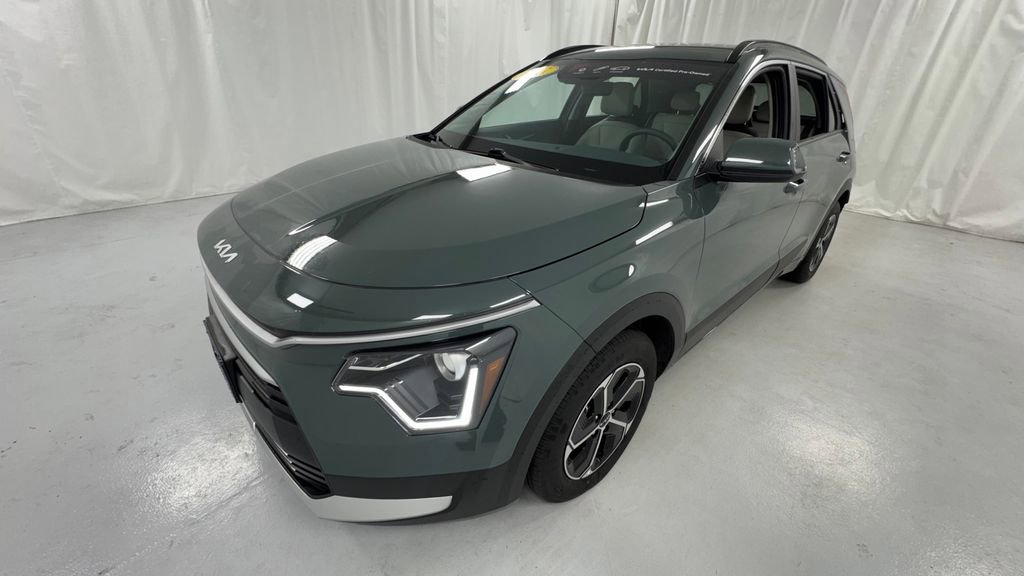 Used 2025 Kia Niro EX FWD image 10